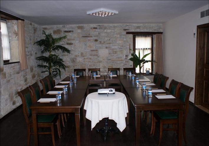 Griffon Hotel Yenifoca Ngoại thất bức ảnh